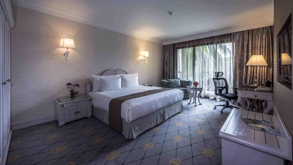 Palace Of The Golden Horses Hotel  Rooms  Deluxe King Room 2