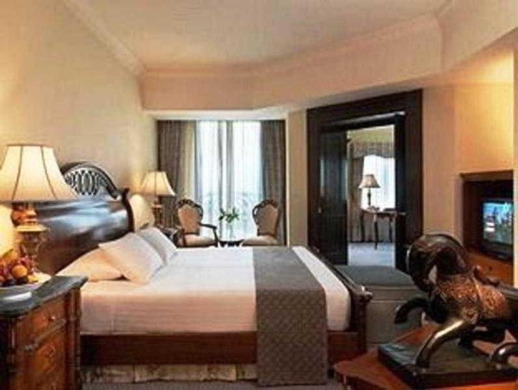 Palace Of The Golden Horses Hotel  Rooms  Rooms Image 10 10
