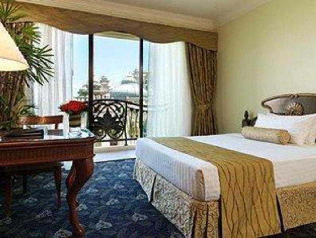 Palace Of The Golden Horses Hotel  Rooms  Rooms Image 11 11