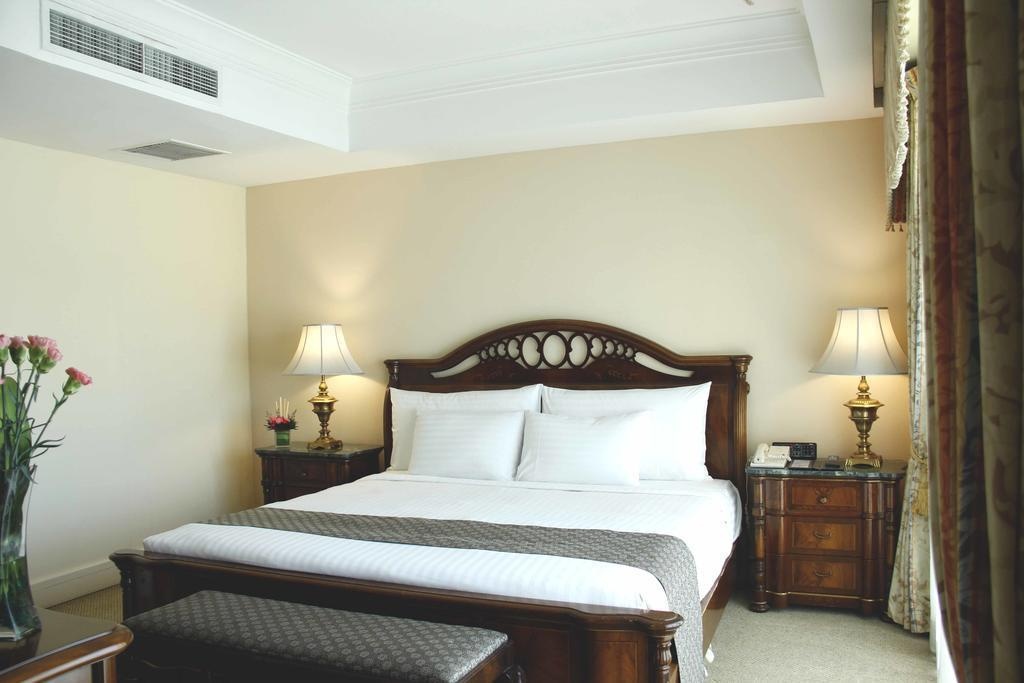 Palace Of The Golden Horses Hotel  Rooms  Rooms Image 8 8
