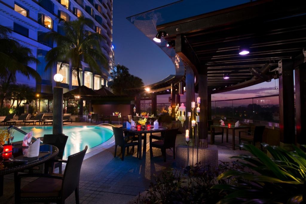 Hilton Kuala Lumpur  Facilities  Poolside Bar 7