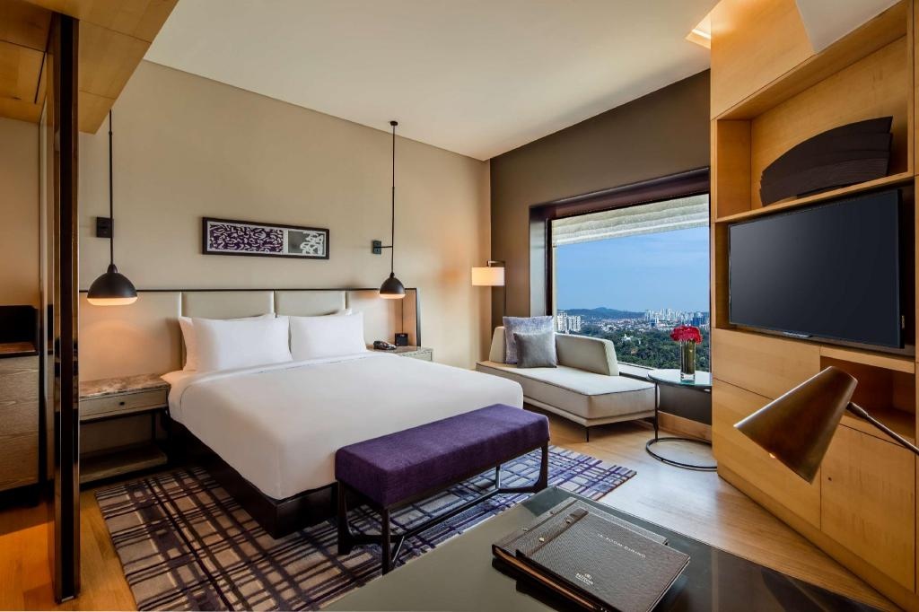 Hilton Kuala Lumpur  Rooms  King Deluxe Plus Room Guestroom 7