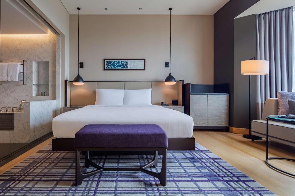Hilton Kuala Lumpur  Rooms  King Executive Guestroom 12