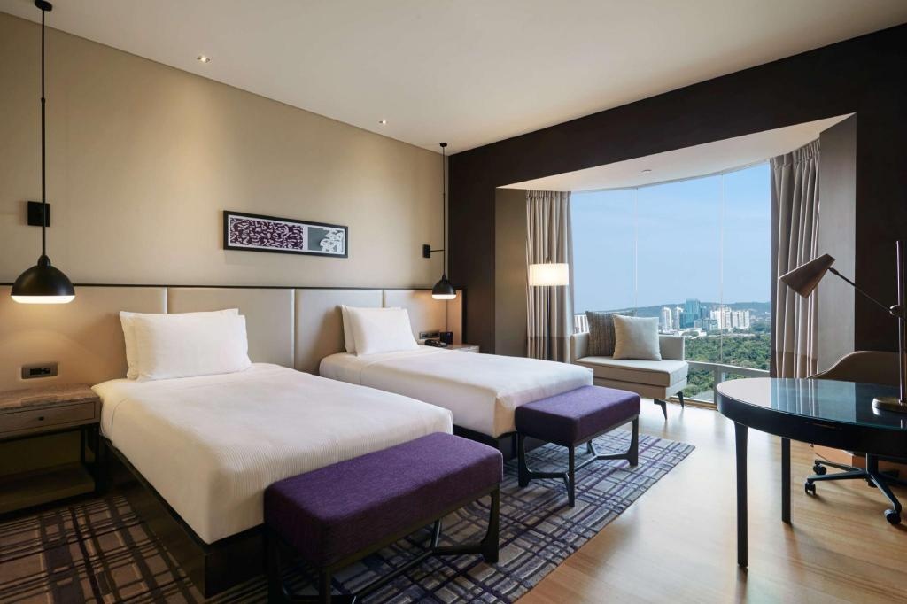 Hilton Kuala Lumpur  Rooms  Twin Deluxe Lake View Guestroom 15