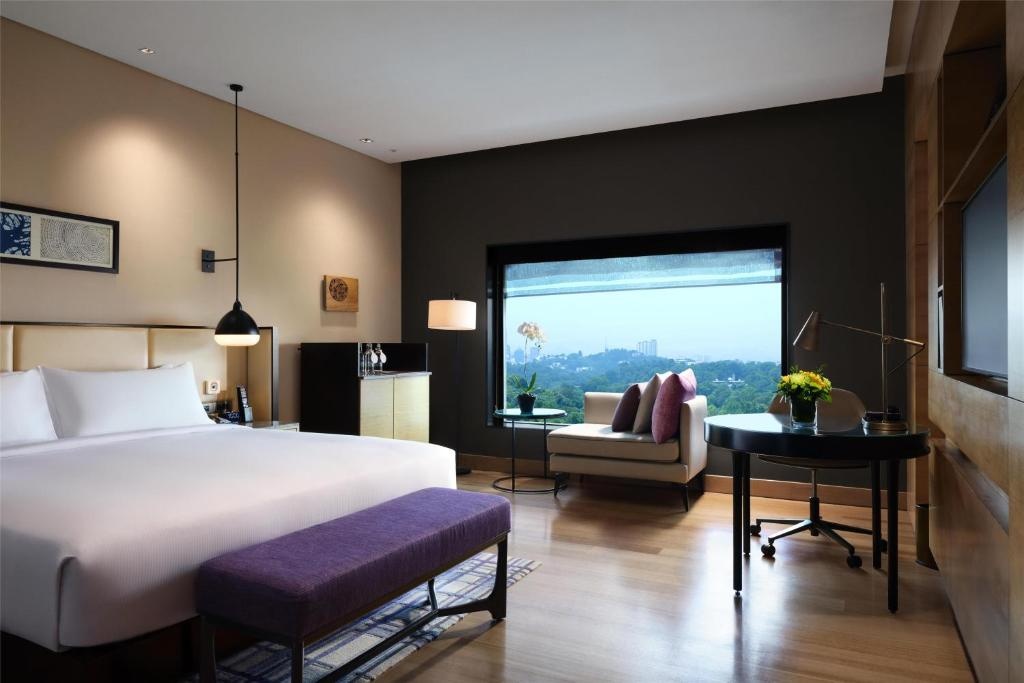 Hilton Kuala Lumpur  Rooms  Rooms Image 3 3
