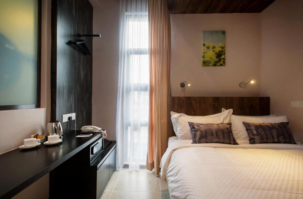 Hotel Twenty 8B  Rooms  Superior Queen View Room Plan 7