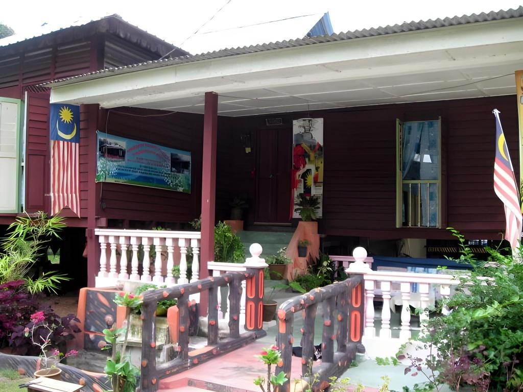 Mudin Hasan Homestay  Property Views  Entrance 6