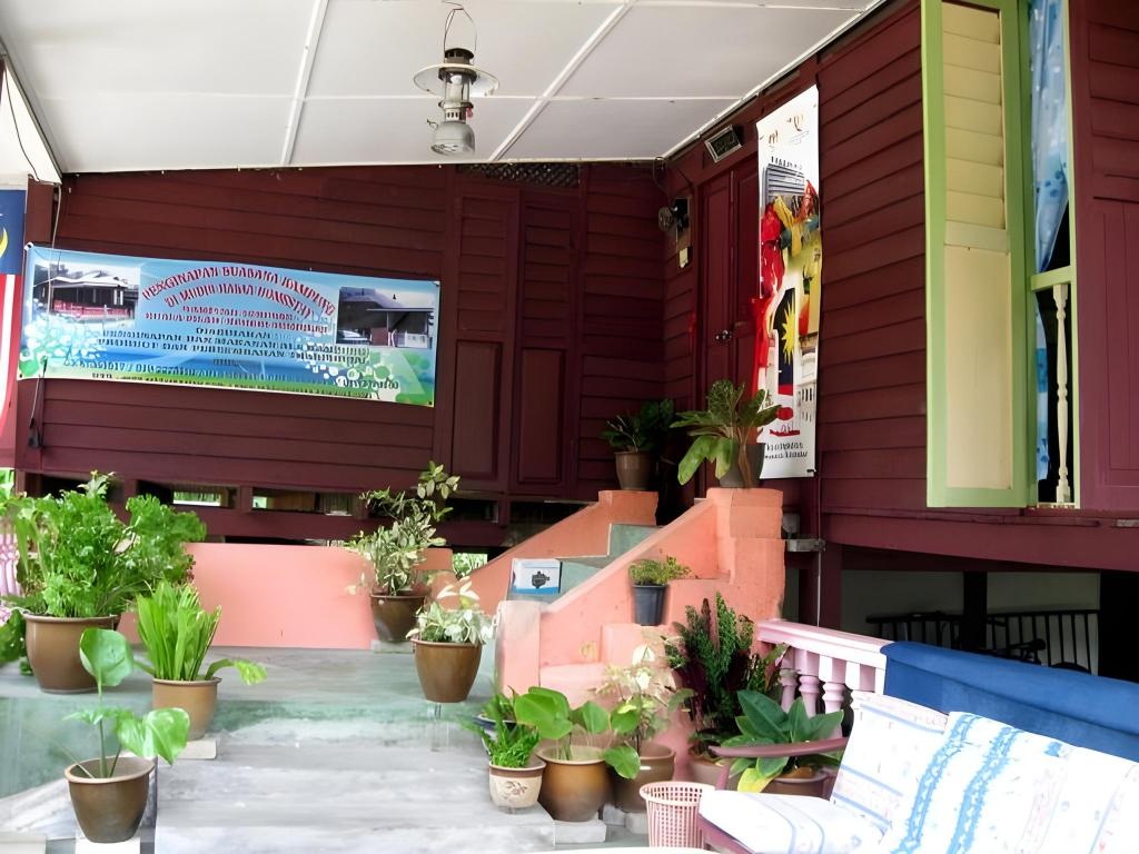 Mudin Hasan Homestay  Property Views  Exterior View 3