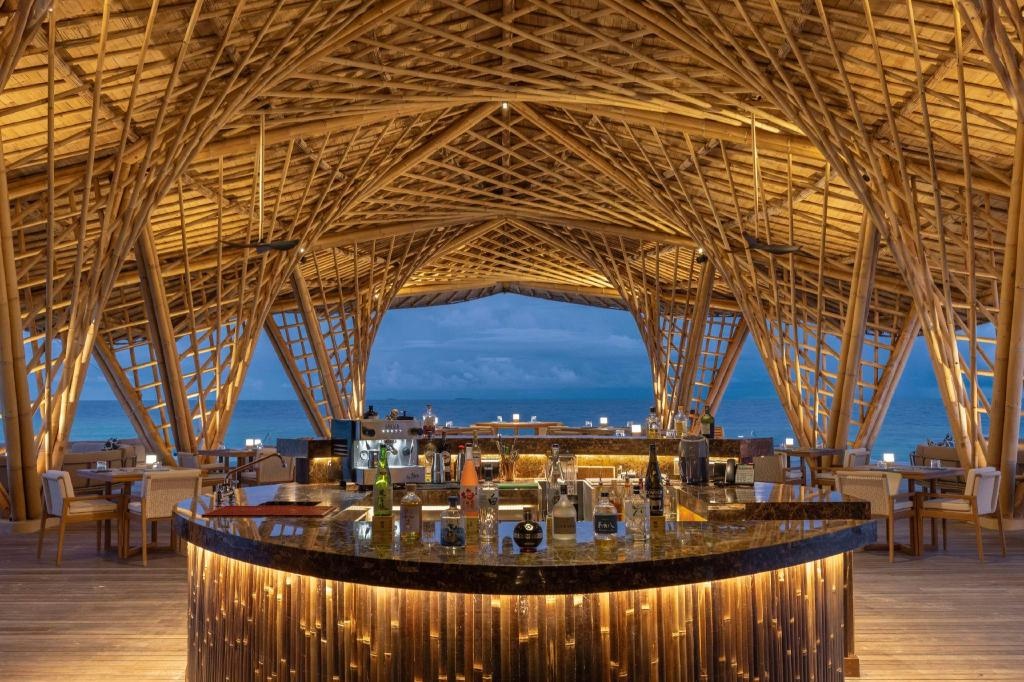 Banyan Tree Vabbinfaru  Dining  Restaurant 13