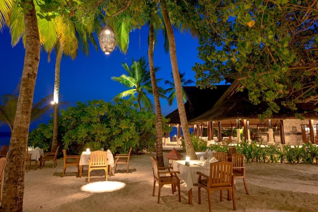 Banyan Tree Vabbinfaru  Dining  Restaurant 2