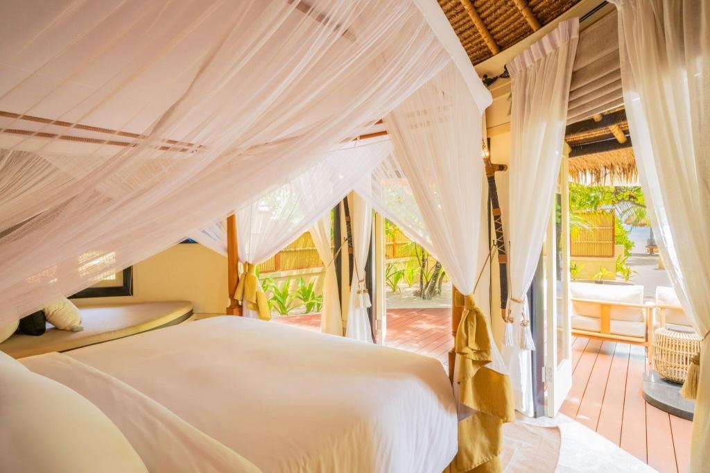 Banyan Tree Vabbinfaru  Rooms  Ocean View Pool Villa Bed 6