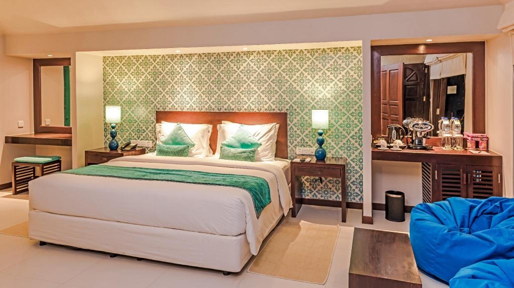 Adaaran Select Huduran Fushi 24hrs Dine Around Premium All Inclusive  Rooms  Two Bedroom Family Beach Villa Guestroom 21