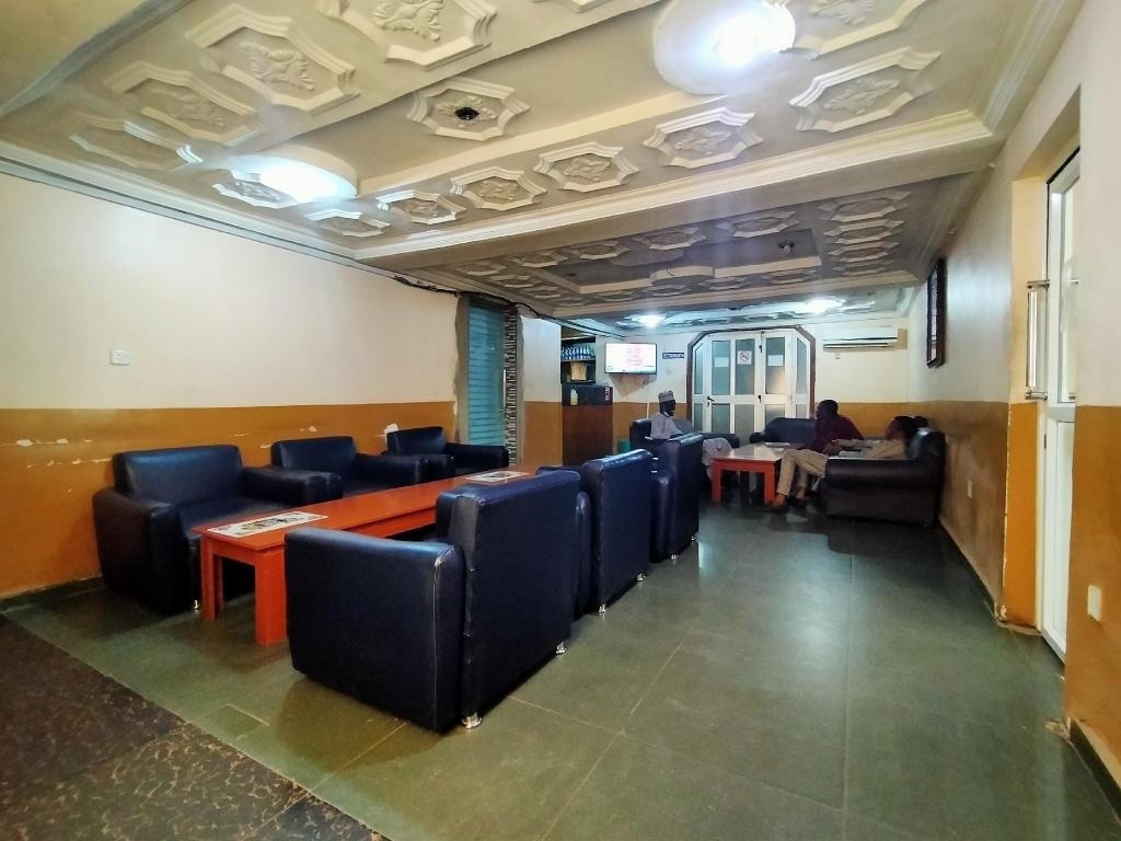 Orient Hotel And Plaza Ltd  Facilities  Barlounge 1