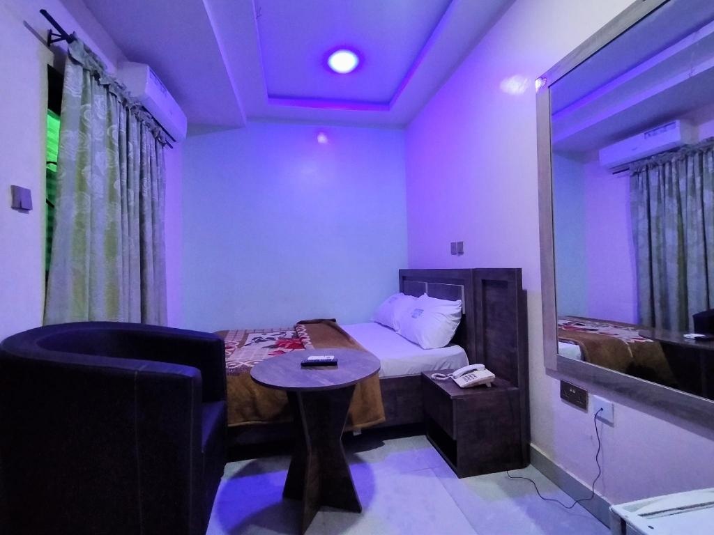 Orient Hotel And Plaza Ltd  Rooms  Queen Room Room Plan 7