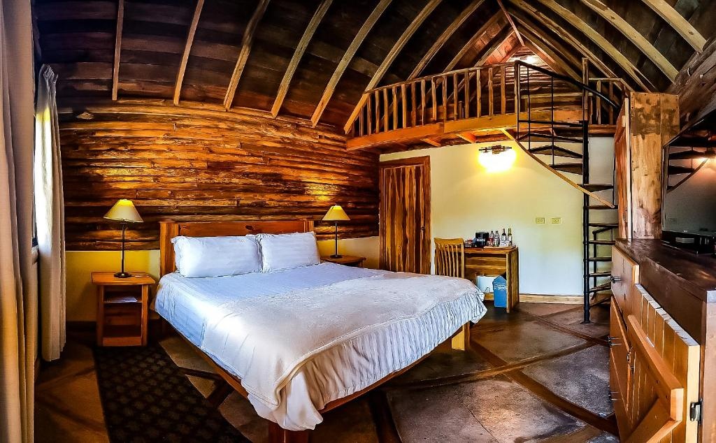 TREE TREK BOQUETE Adventure Park  Rooms  Family Cottage 1
