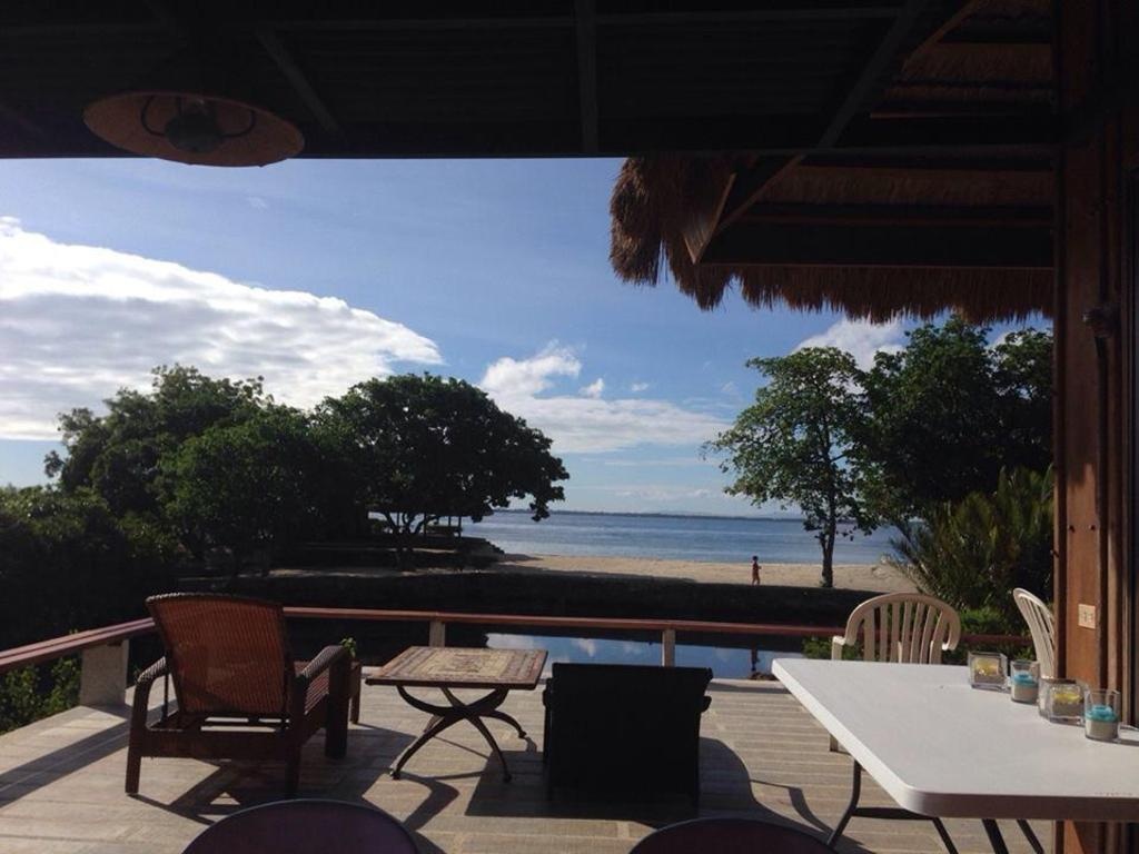Climaco Beach Beach House In Mactan IslandfacilitiesBarlounge2
