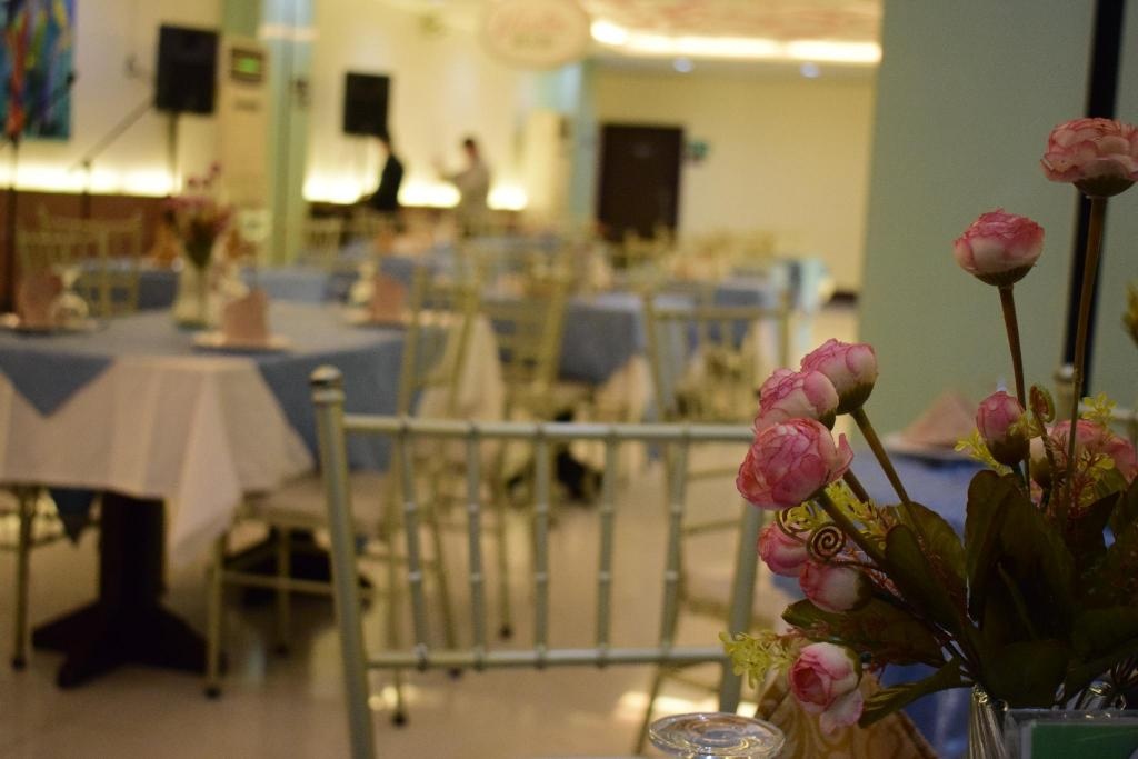 Vista Hotel Cubao  Dining  Restaurant 7