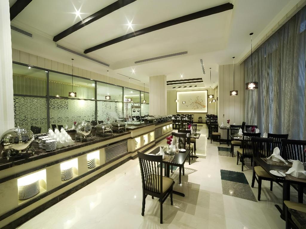 Sapphire Plaza Hotel  Dining  Restaurant 15