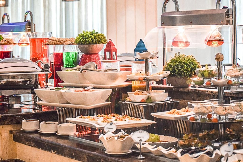 Sapphire Plaza Hotel  Dining  Restaurant 5
