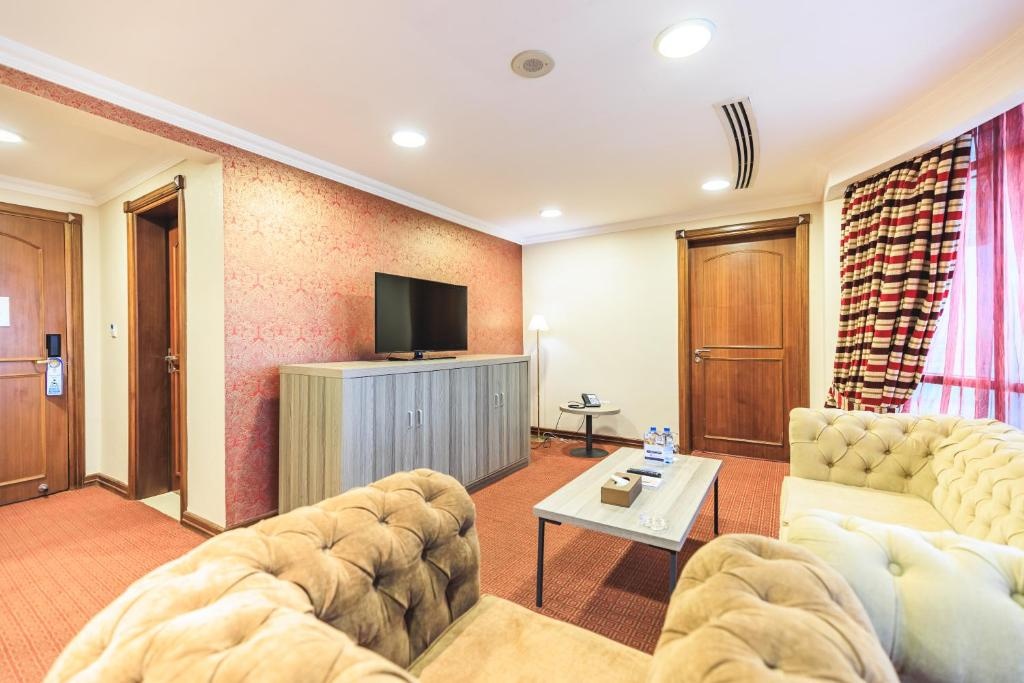 Sapphire Plaza Hotel  Rooms  Rooms Image 5 5