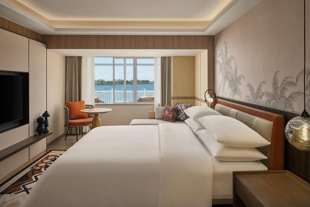 Sheraton Samoa Aggie Greys Hotel Bungalows  Rooms  1 Bedroom Suite 1 King 2