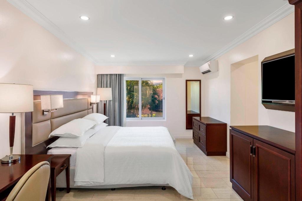 Sheraton Samoa Aggie Greys Hotel Bungalows  Rooms  Family Guest Room Bedroom 1 1 King Bedroom 2 2 Double Guestroom 11
