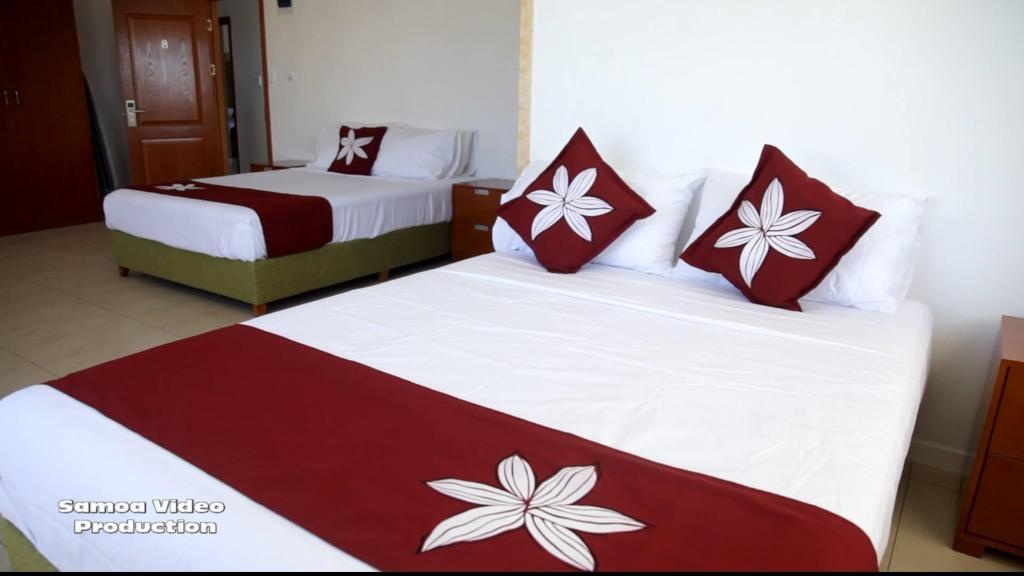 Alecs Home Away  Rooms  Presidential Suite 10