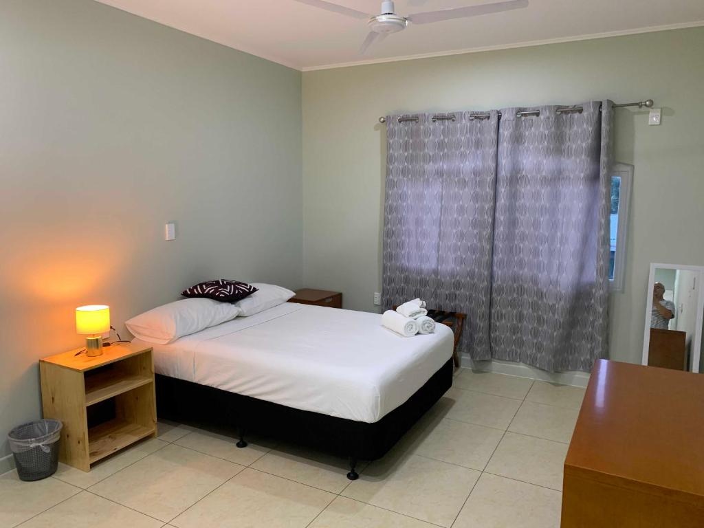 Alecs Home Away  Rooms  Rooms Image 19 19