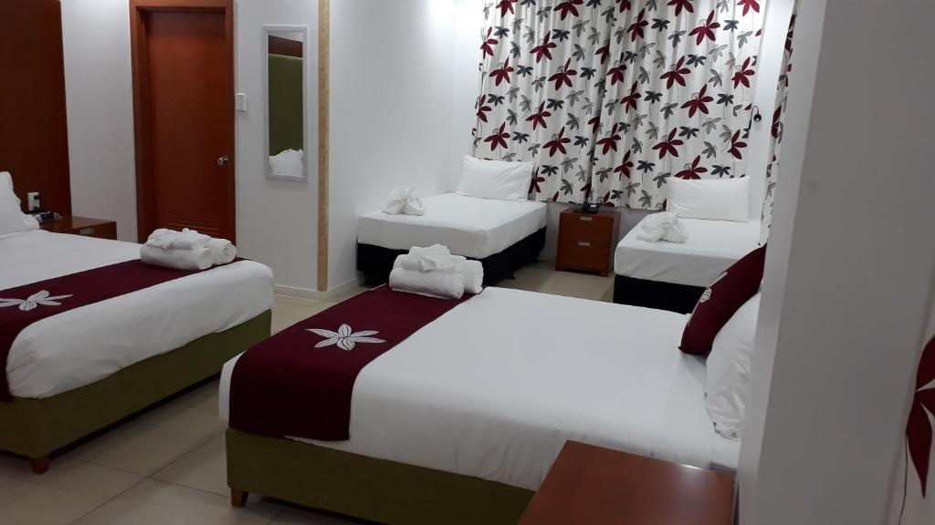 Alecs Home Away  Rooms  Rooms Image 5 5