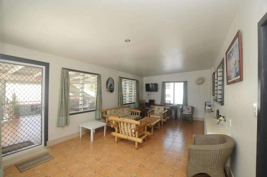 Talofa Inn  Facilities  Shared LoungeTV Area 1