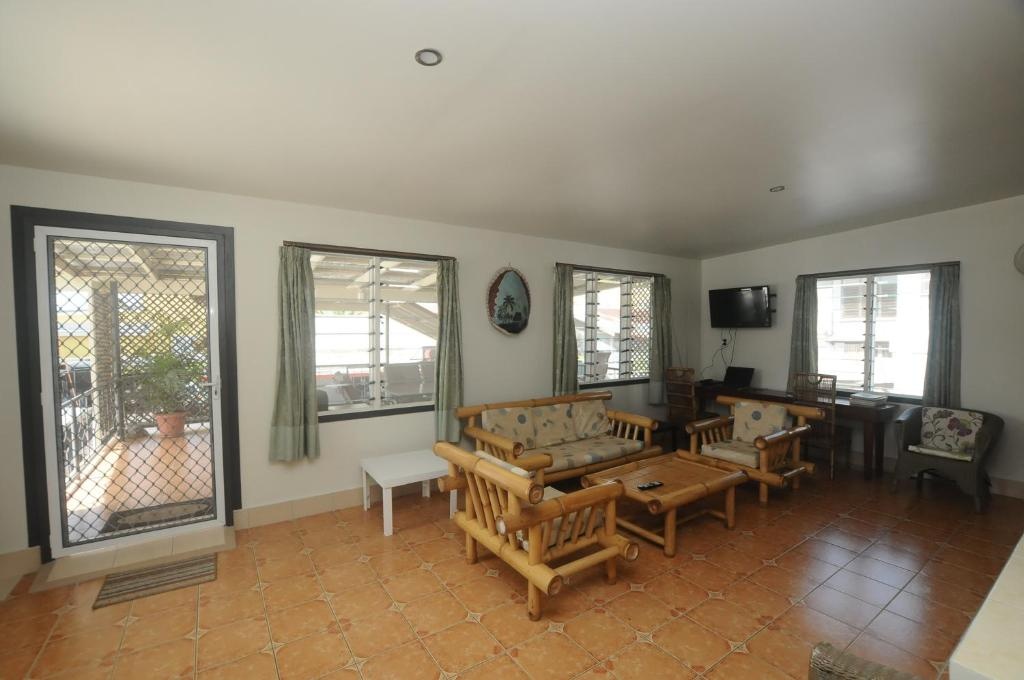 Talofa Inn  Facilities  Shared LoungeTV Area 10