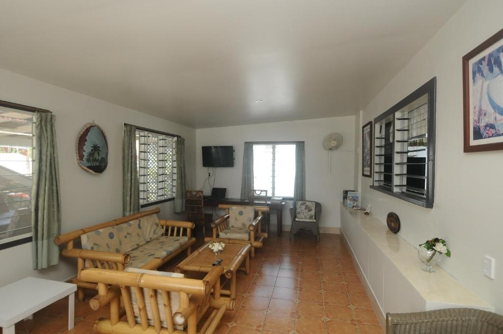 Talofa Inn  Facilities  Shared LoungeTV Area 2