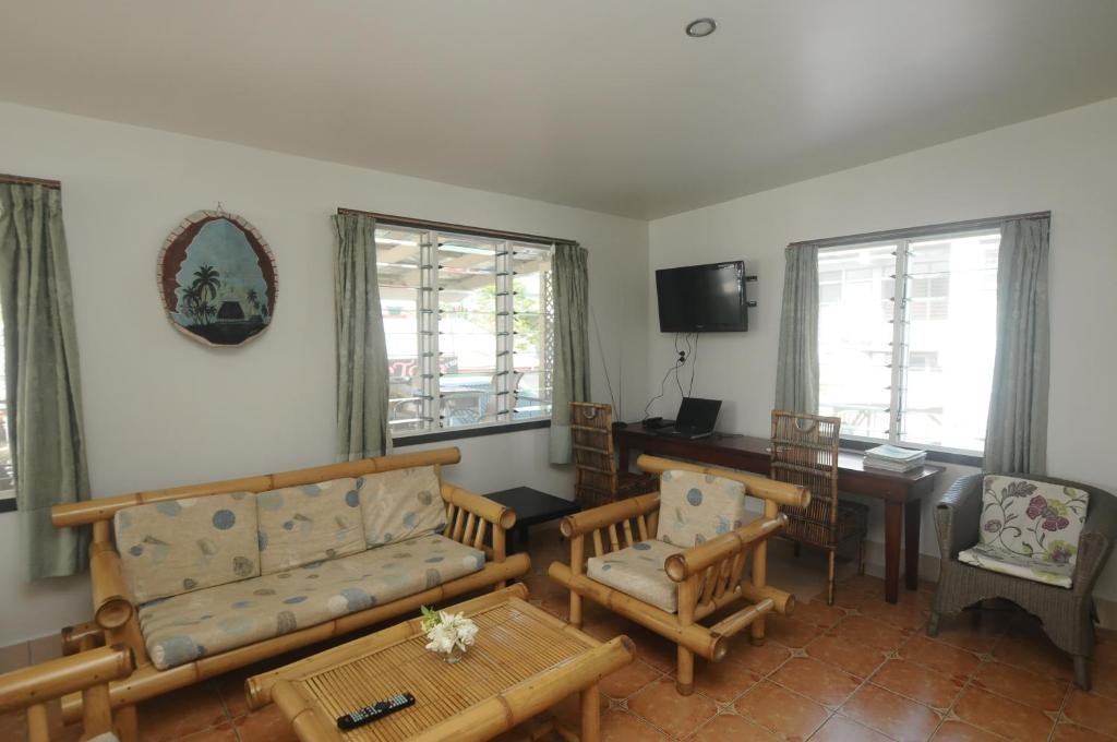 Talofa Inn  Facilities  Shared LoungeTV Area 9