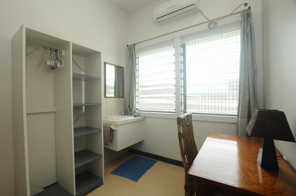 Talofa Inn  Rooms  Single Room With Air Conditioning 3