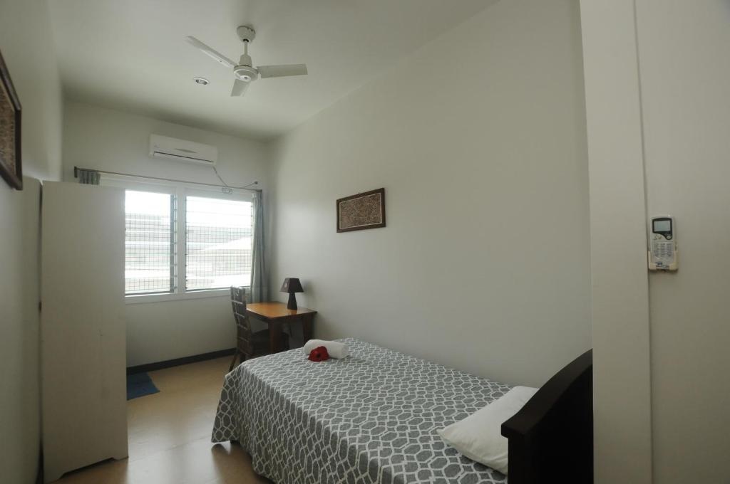 Talofa Inn  Rooms  Single Room With Air Conditioning 4