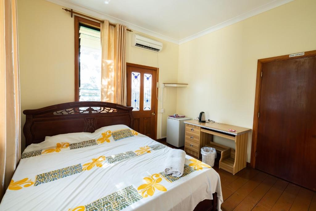 Lynns Getaway Hotel  Rooms  Rooms Image 4 4