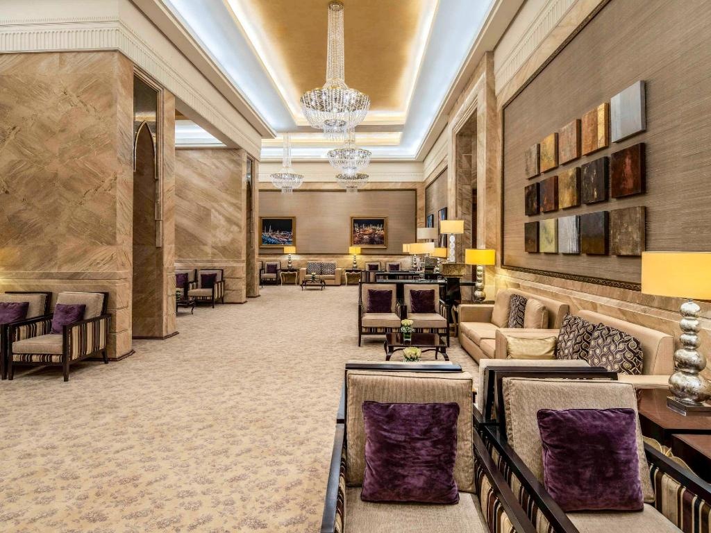 Makkah Clock Royal Tower A Fairmont Hotel  Facilities  Bar 13