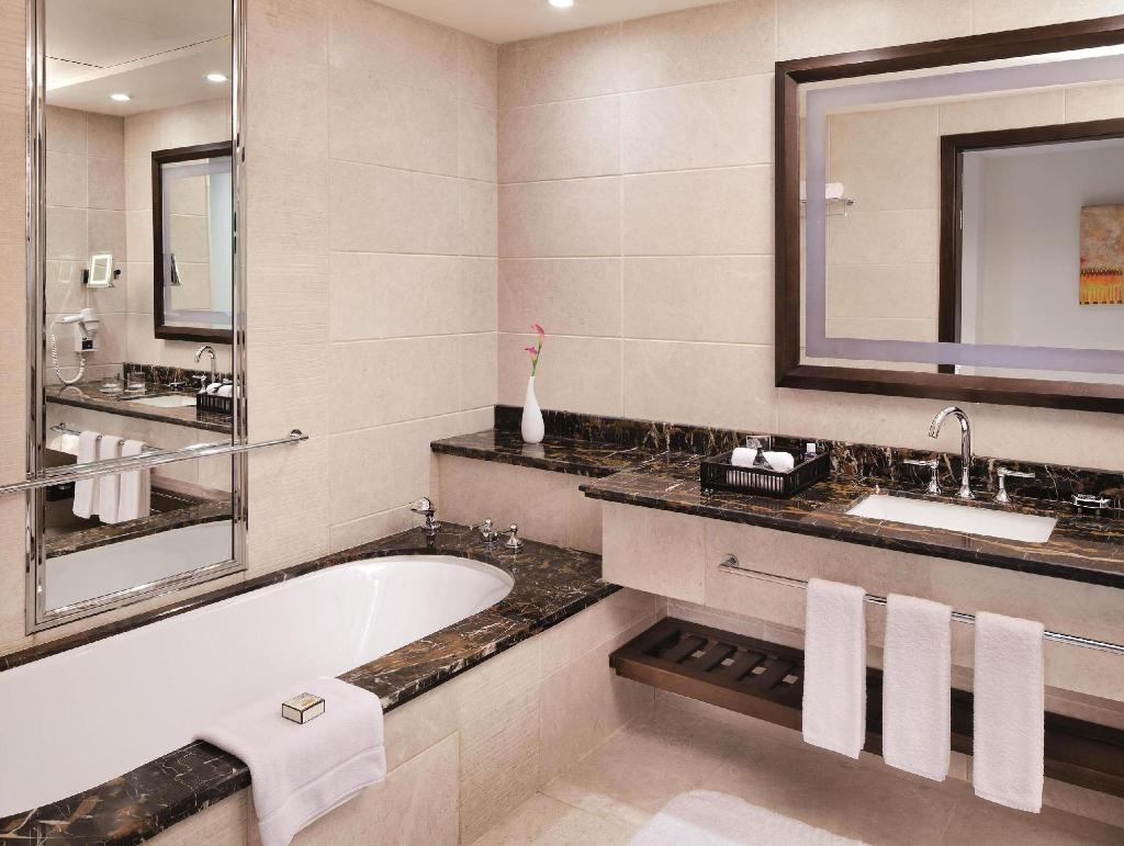 Makkah Clock Royal Tower A Fairmont Hotel  Facilities  Bathroom 19
