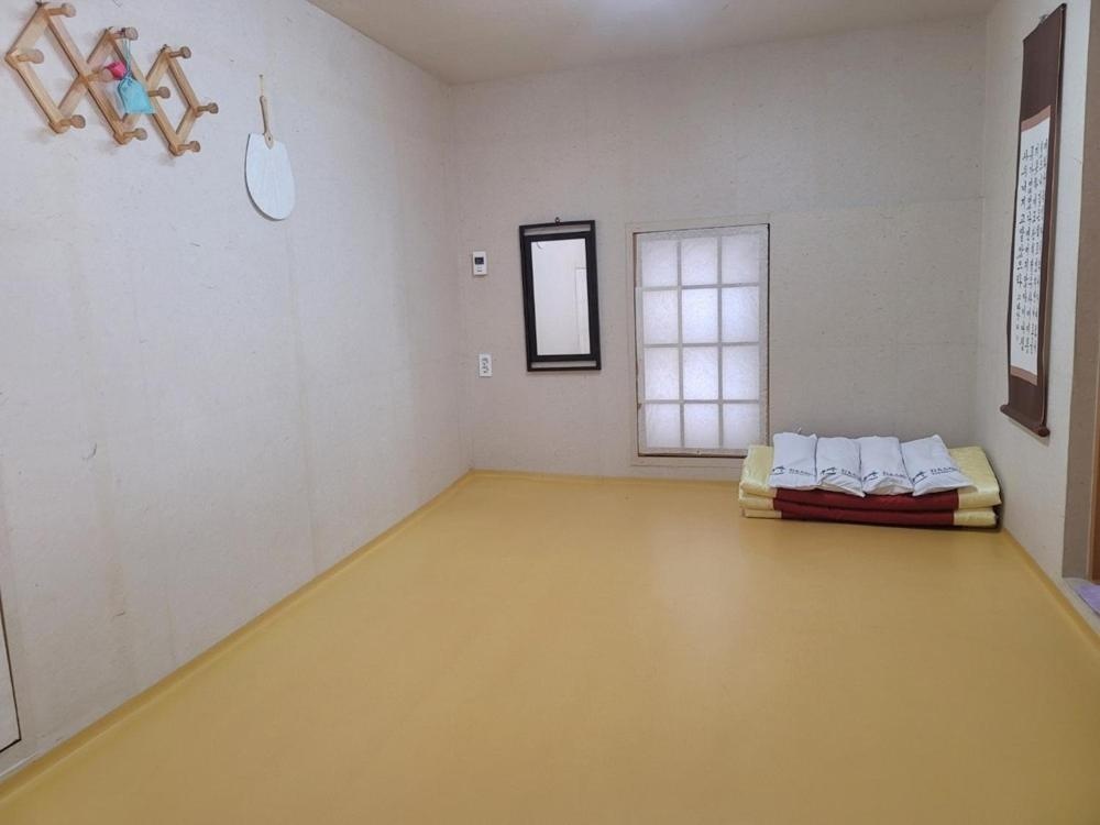 Sujoldang Hanok Guesthouse  Rooms  Rooms Image 2 2