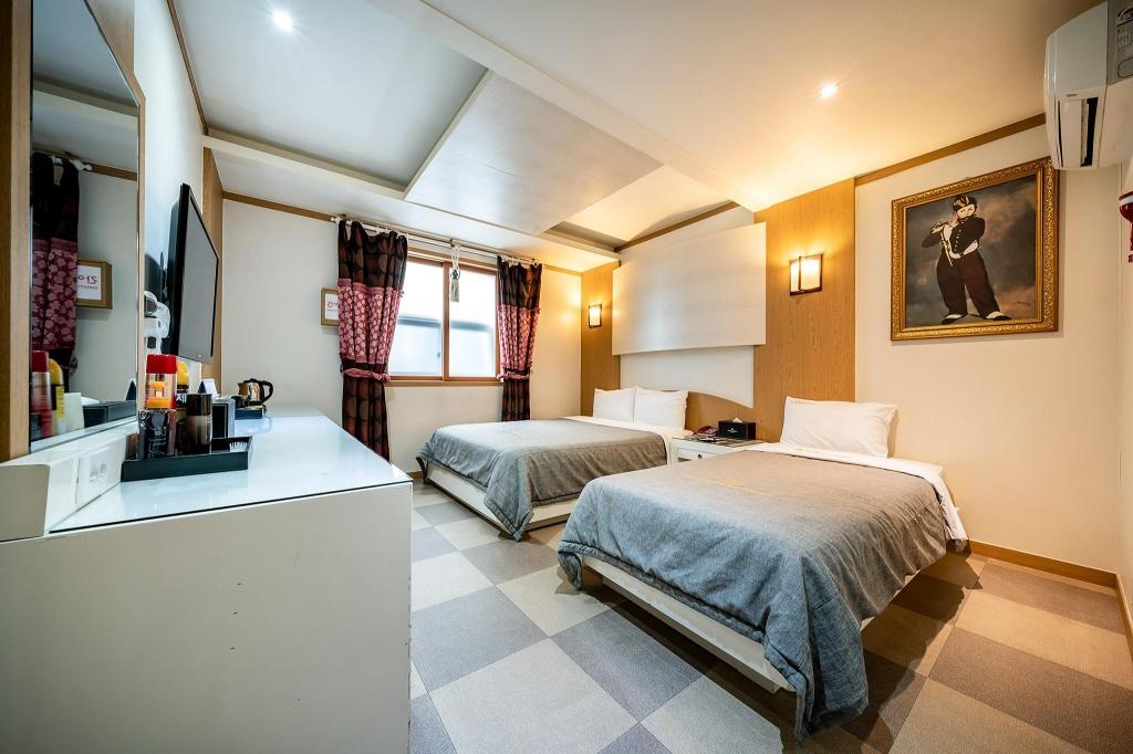 Hotel Incheon Airport__rooms__Standard Twin Room Bedroom_3