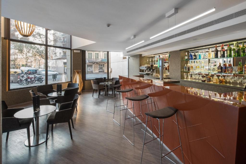 Catalonia Sagrada Familia Hotel  Facilities  Bar 15