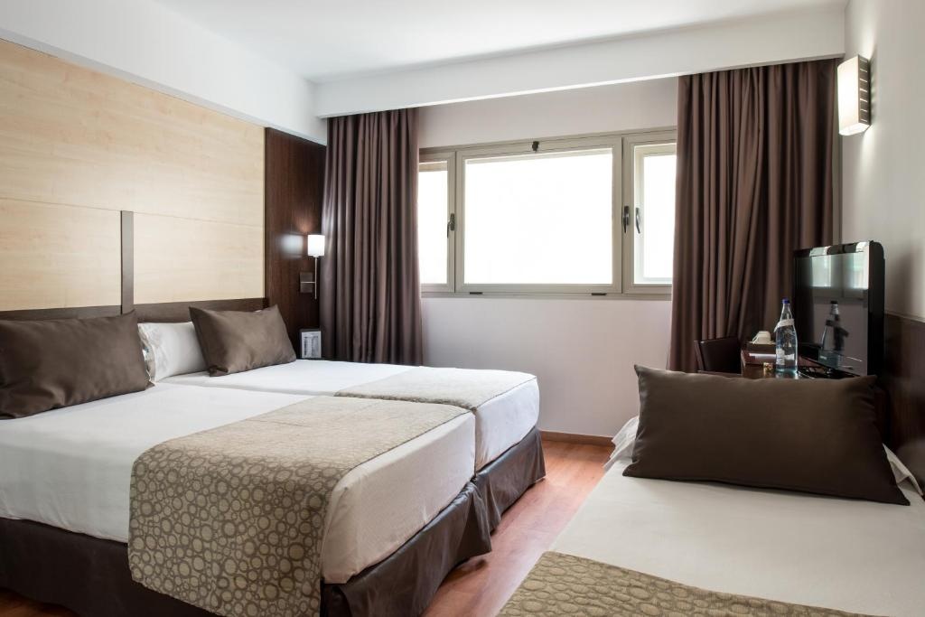Catalonia Sagrada Familia Hotel  Rooms  Rooms Image 12 12