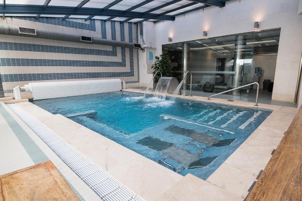 Hotel Spa Paris  Facilities  Swimming Pool 5