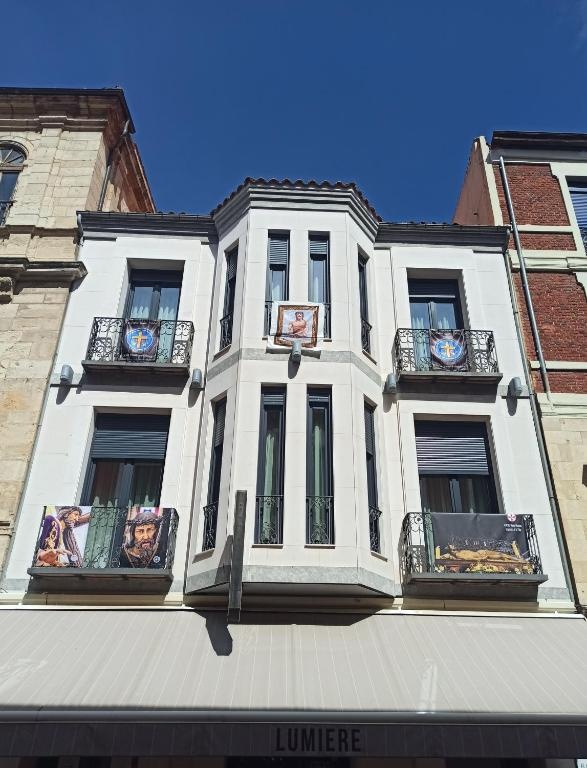 Hotel Spa Paris  Property Views  Entrance 8