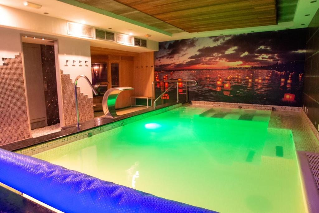 Hotel Spa QH Centro Leon  Facilities  Spa 4