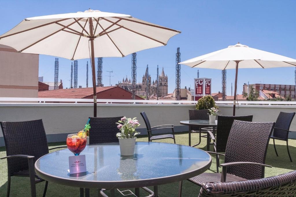 FC Infantas De Leon  Facilities  Balconyterrace 1