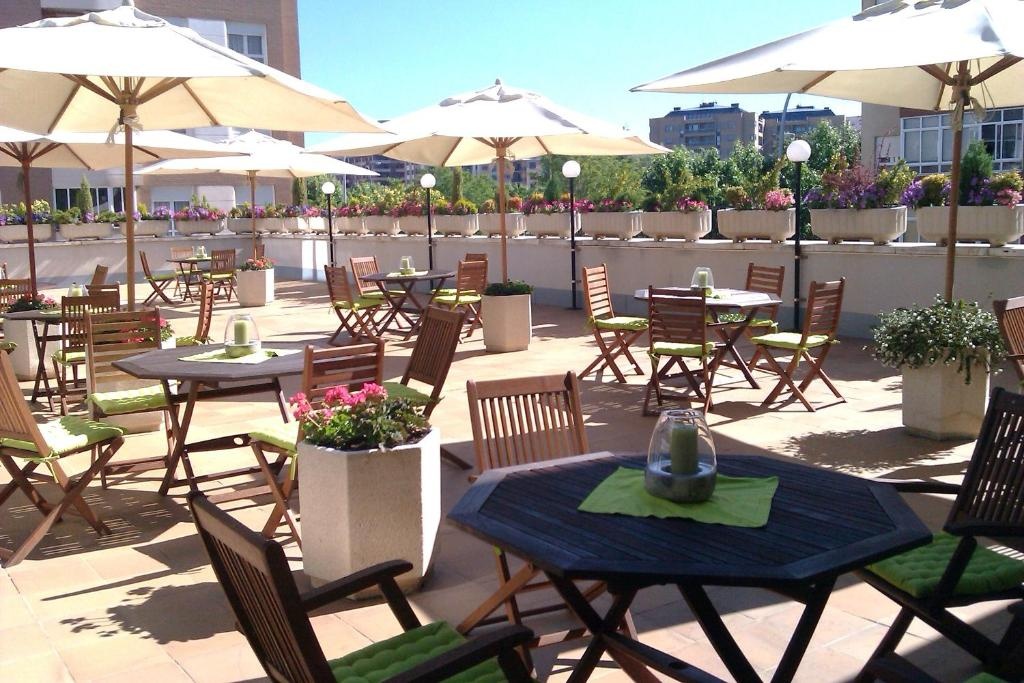 FC Infantas De Leon  Facilities  Balconyterrace 16