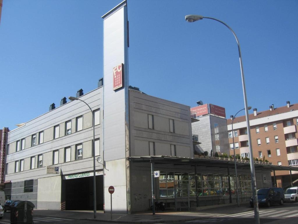FC Infantas De Leon  Property Views  Exterior View 8