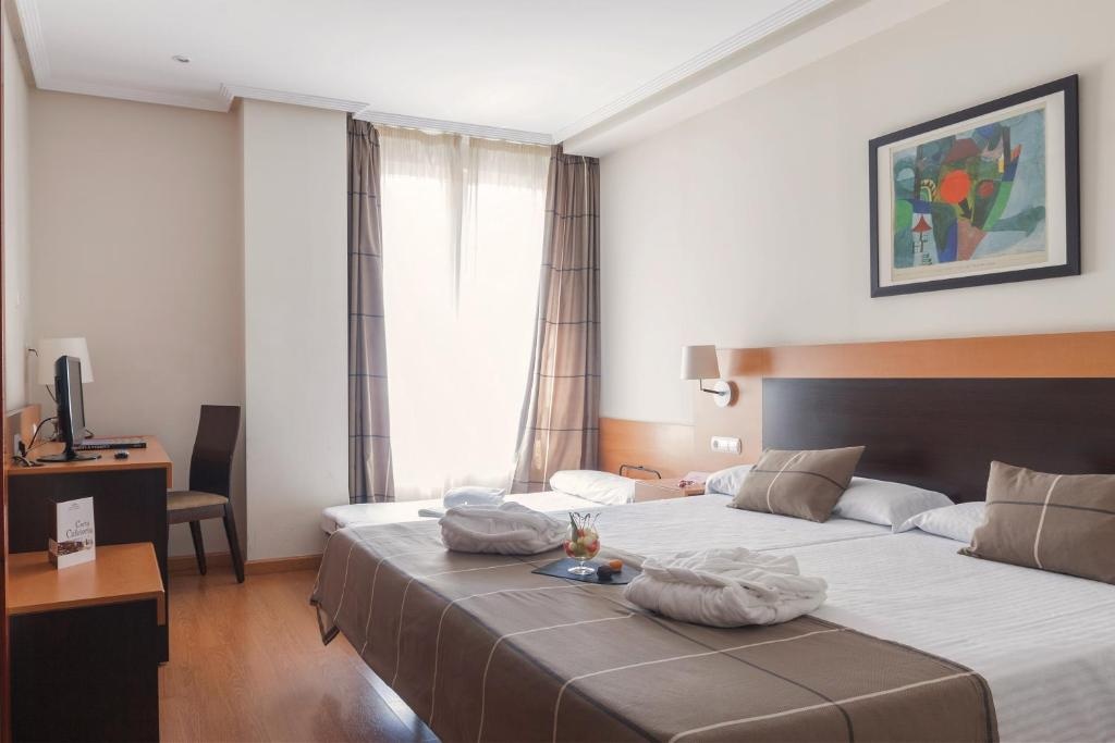 FC Infantas De Leon  Rooms  Rooms Image 3 3