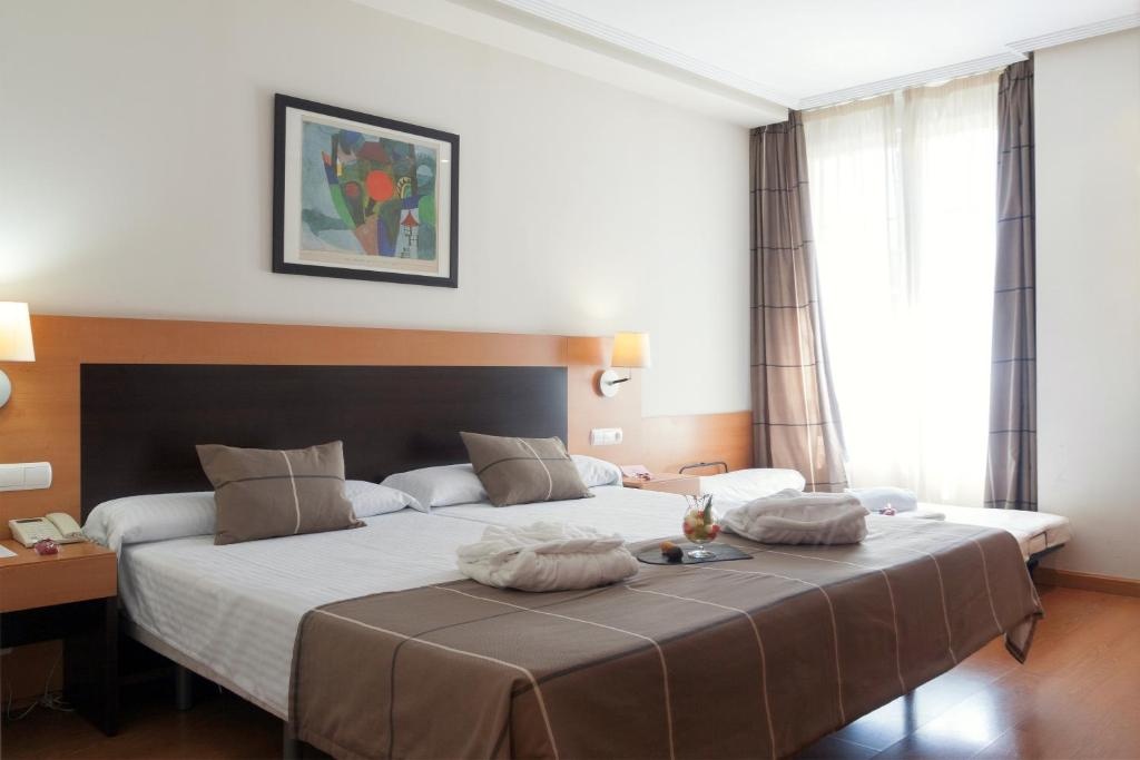 FC Infantas De Leon  Rooms  Rooms Image 5 5